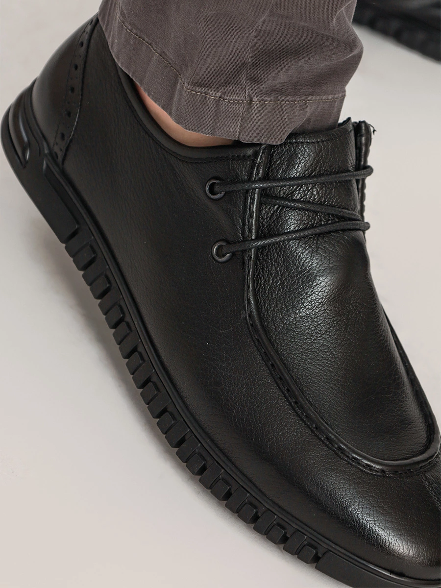 Туфли черные с объемным швом